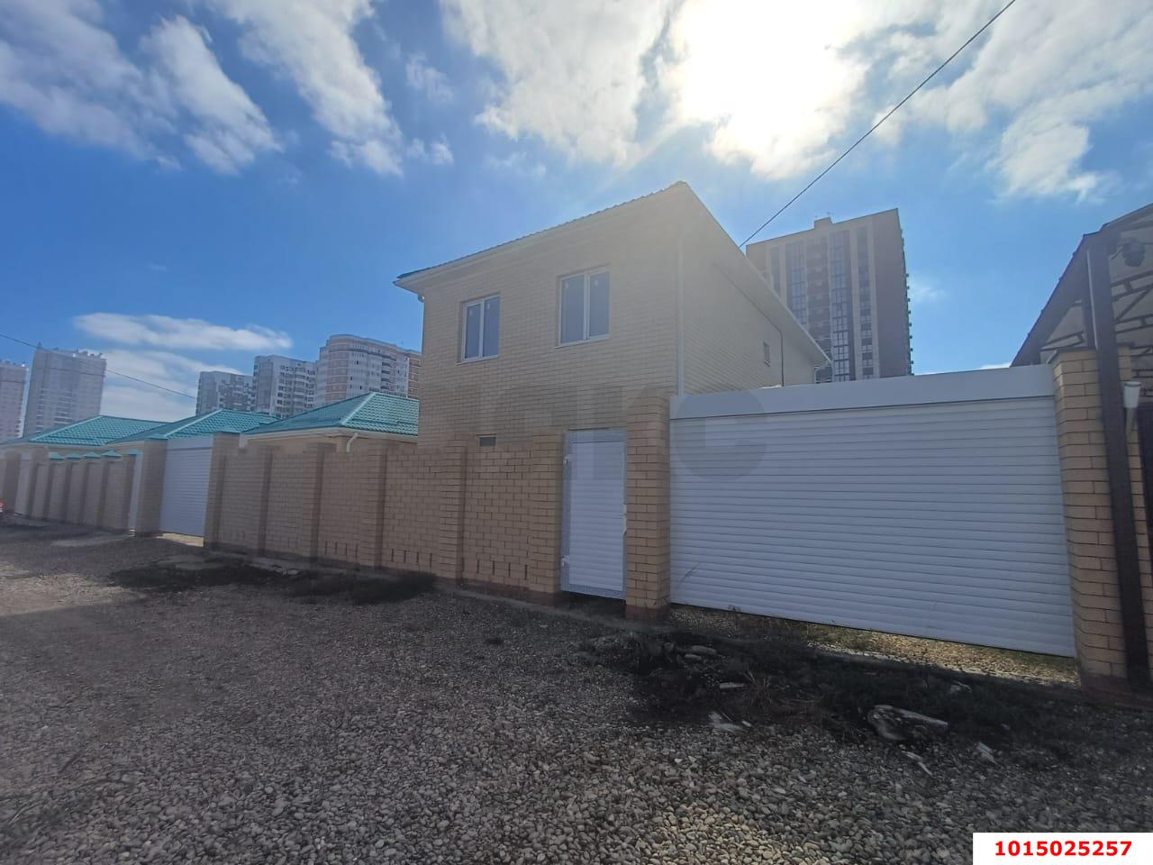 Фото №1: Дом 144 м² + 3 сот. - Краснодар, Прикубанский внутригородской округ, мкр. КП Изумрудный город, ул. имени 9-й Горнострелковой Дивизии