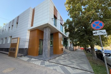 Фото №4: Торговое помещение 370 м² - Краснодар, мкр. Центральный, ул. Ленина, 26