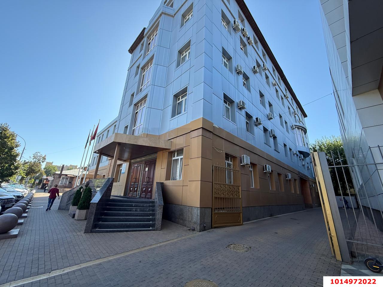 Фото №1: Торговое помещение 370 м² - Краснодар, Центральный, ул. Главная городская площадь