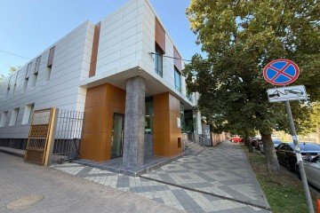 Фото №4: Торговое помещение 370 м² - Краснодар, мкр. Центральный, ул. Главная городская площадь