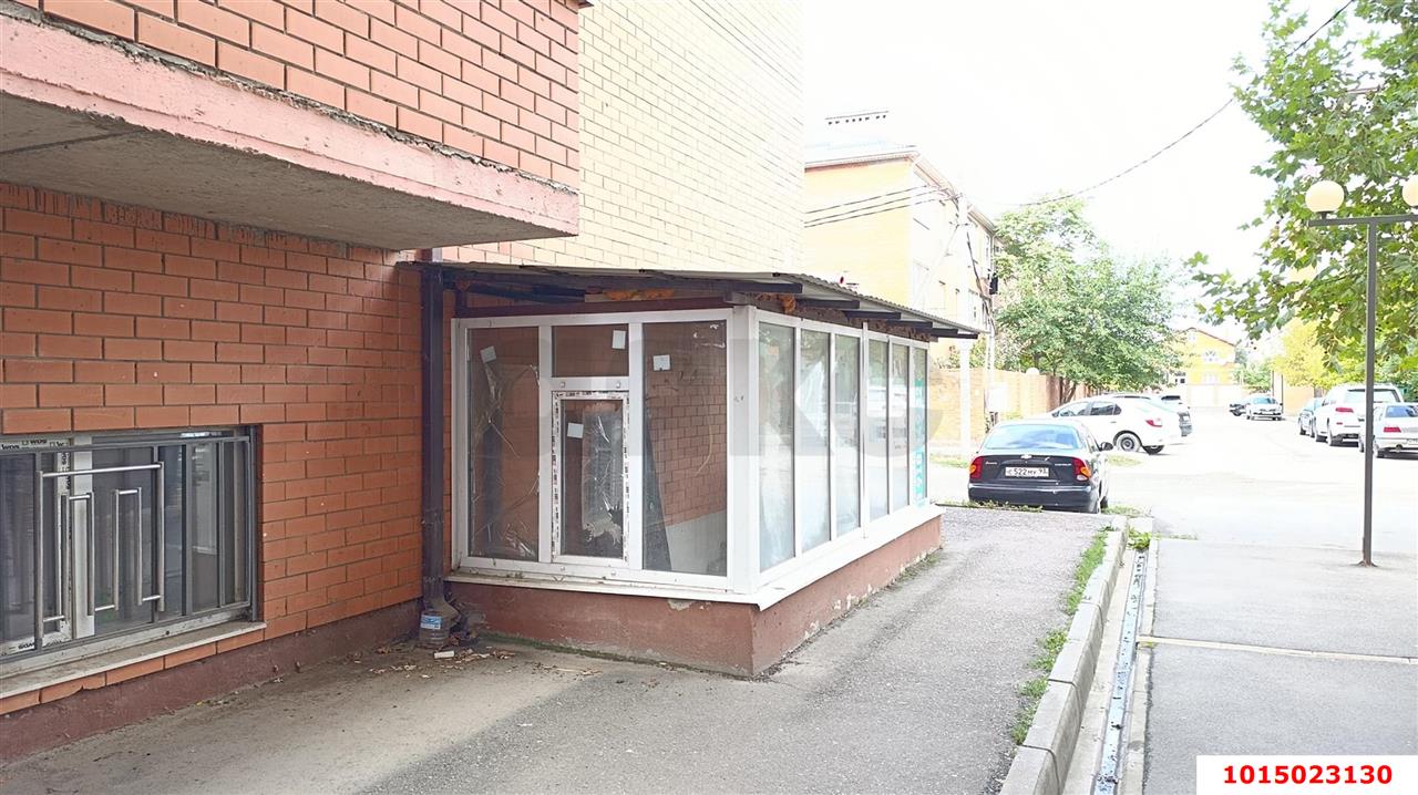Фото №2: Торговое помещение 54 м² - Краснодар, жилой комплекс Красивый, пер. 2-й Красивый, 10