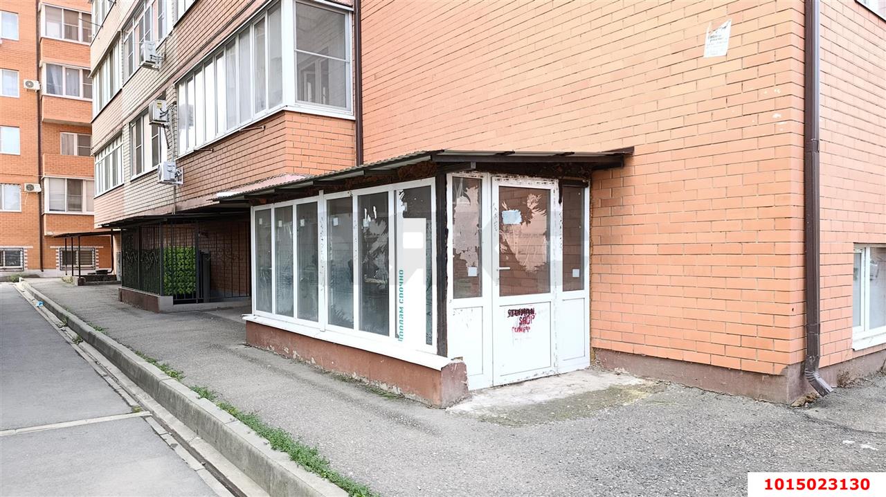 Фото №1: Торговое помещение 54 м² - Краснодар, жилой комплекс Красивый, пер. 2-й Красивый, 10