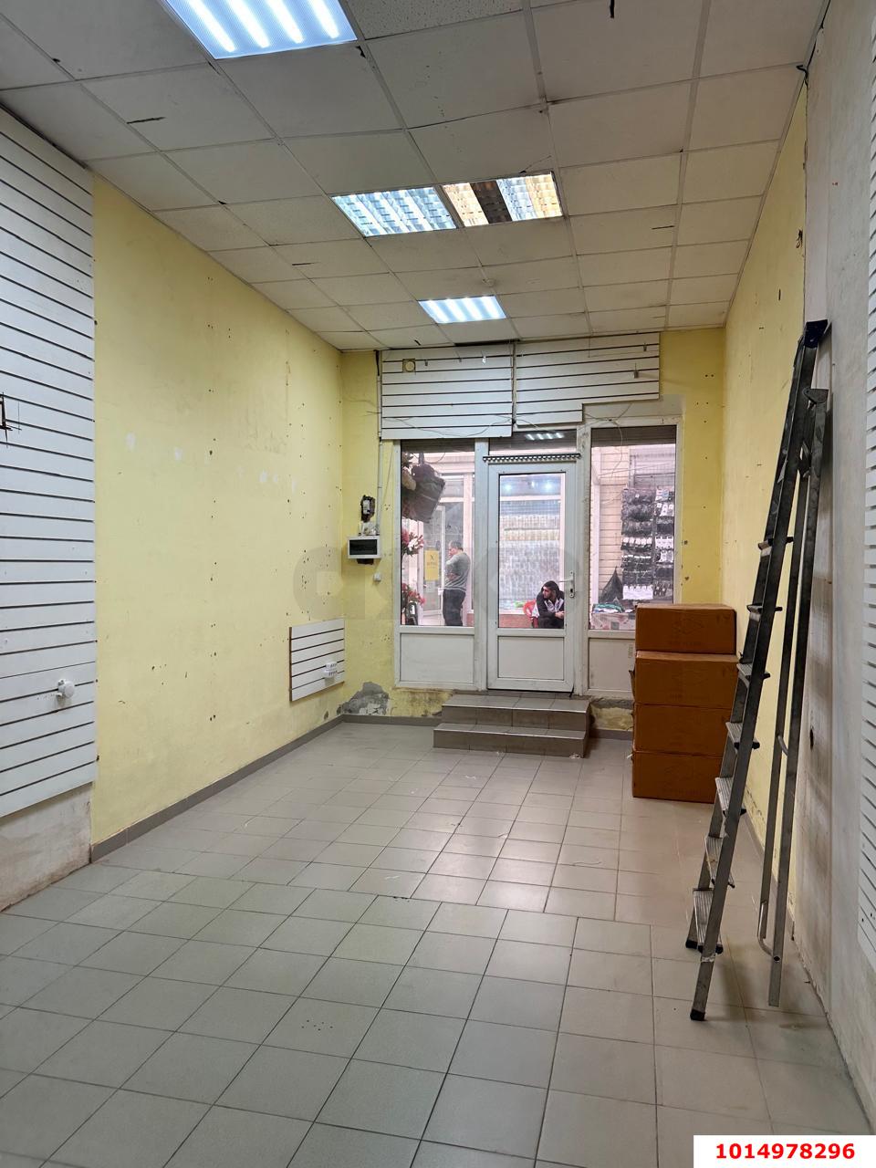 Фото №2: Торговое помещение 75 м² - Краснодар, Дубинка, ул. Новороссийская, 2П