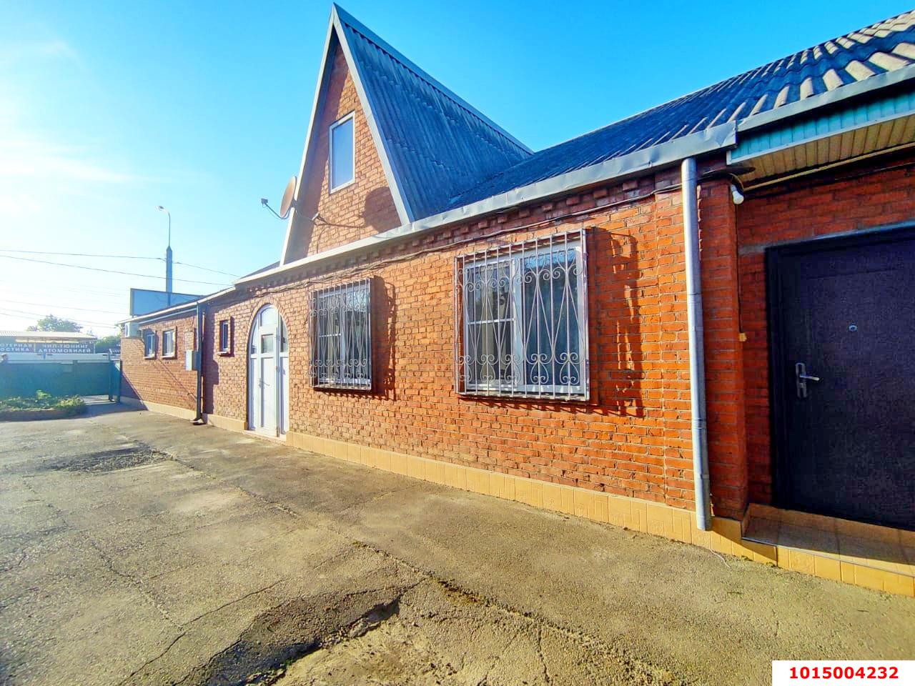 Фото №1: Дом 142 м² + 12.8 сот. - Новотитаровская, ул. Широкая, 34