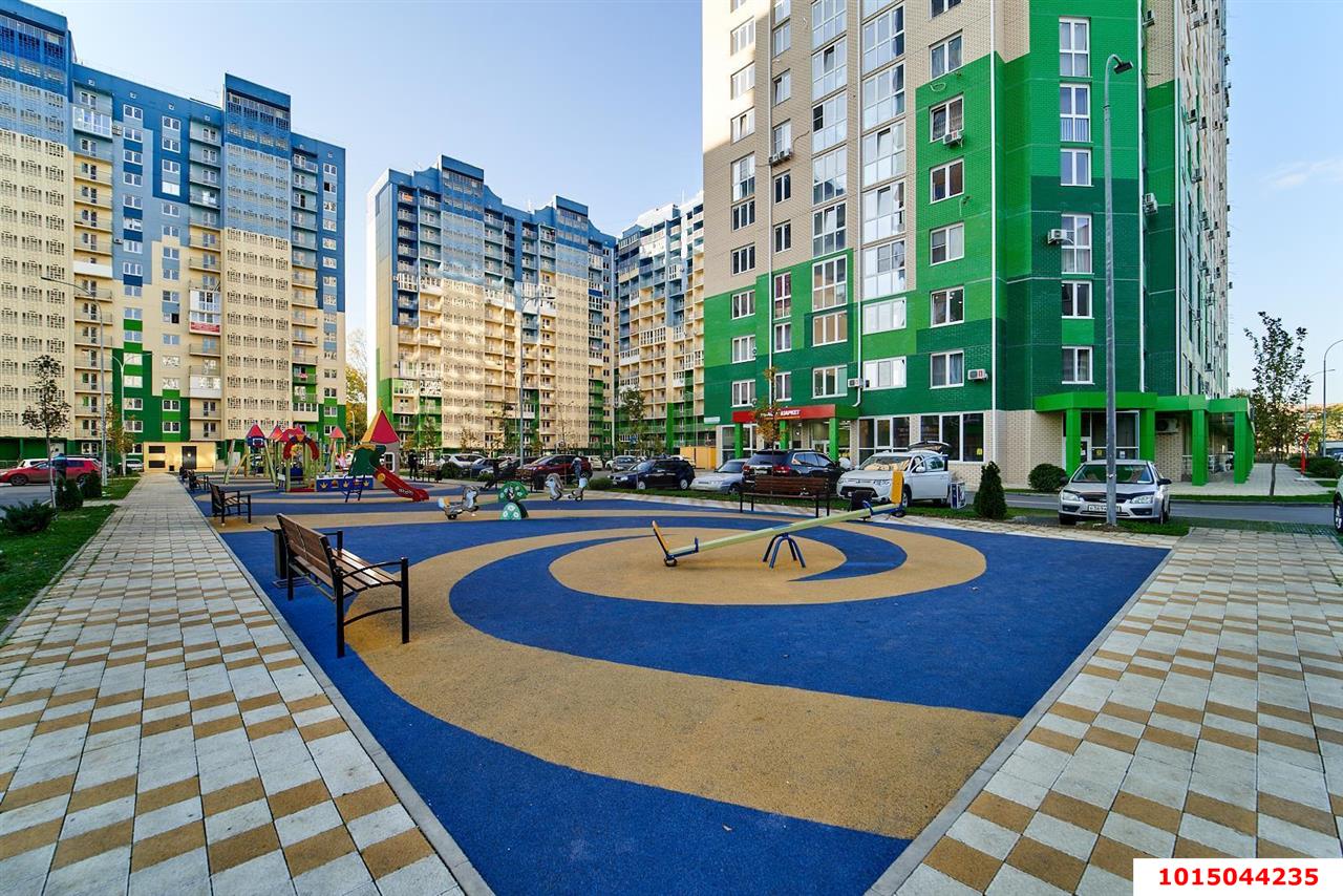 Фото №1: 2-комнатная квартира 74 м² - Краснодар, Завод Измерительных Приборов, ул. Карякина, 5/1