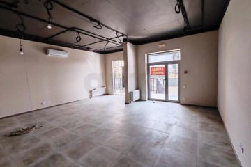 Фото №2: Торговое помещение 52 м² - Краснодар, мкр. жилой комплекс Сказка Град, ул. имени В.Н. Мачуги, 166Бк1
