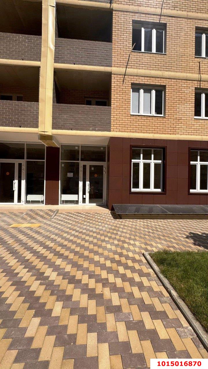 Фото №1: Торговое помещение 39 м² - Краснодар, имени Петра Метальникова, ул. Петра Метальникова, 36