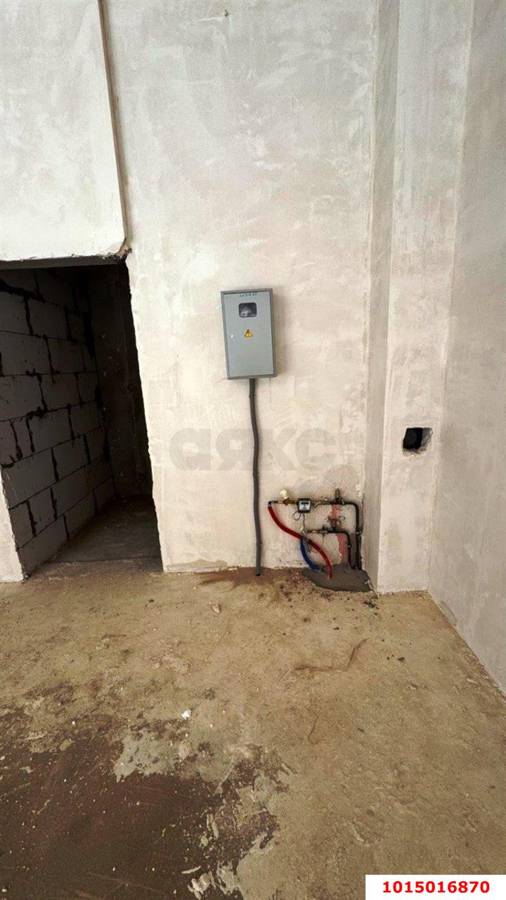 Фото №6: Торговое помещение 39 м² - Краснодар, имени Петра Метальникова, ул. Петра Метальникова, 36