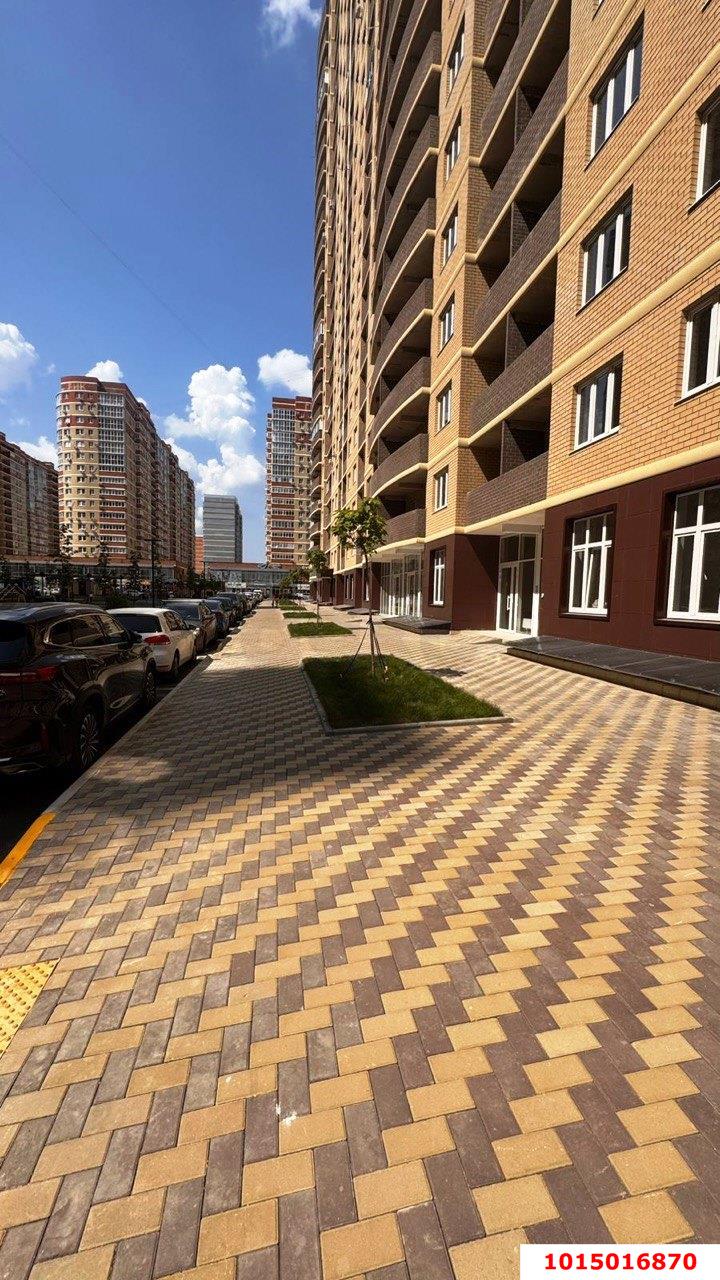 Фото №2: Торговое помещение 39 м² - Краснодар, имени Петра Метальникова, ул. Петра Метальникова, 36