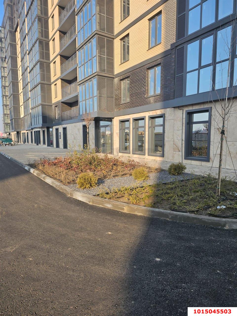 Фото №2: Торговое помещение 74 м² - Яблоновский, жилой комплекс Вектор, ул. Базовская, 21к4