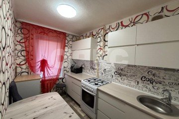 Фото №1: 3-комнатная квартира 58 м² - Нижнекамск, мкр. 14-й, ул. Менделеева, 2Б