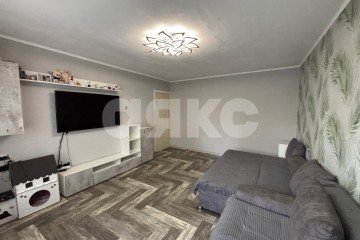 Фото №4: 3-комнатная квартира 58 м² - Нижнекамск, мкр. 14-й, ул. Менделеева, 2Б