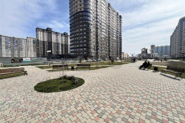 Фото №3: Торговое помещение 76 м² - Краснодар, мкр. жилой комплекс Дружный-2, б-р Адмиралтейский, 3к3