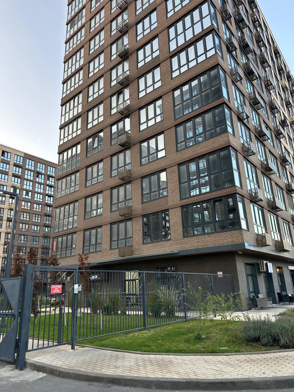 Фото №2: 2-комнатная квартира 79 м² - Краснодар, Прикубанский внутригородской округ, 9-й километр, мкр. ЖК Небо