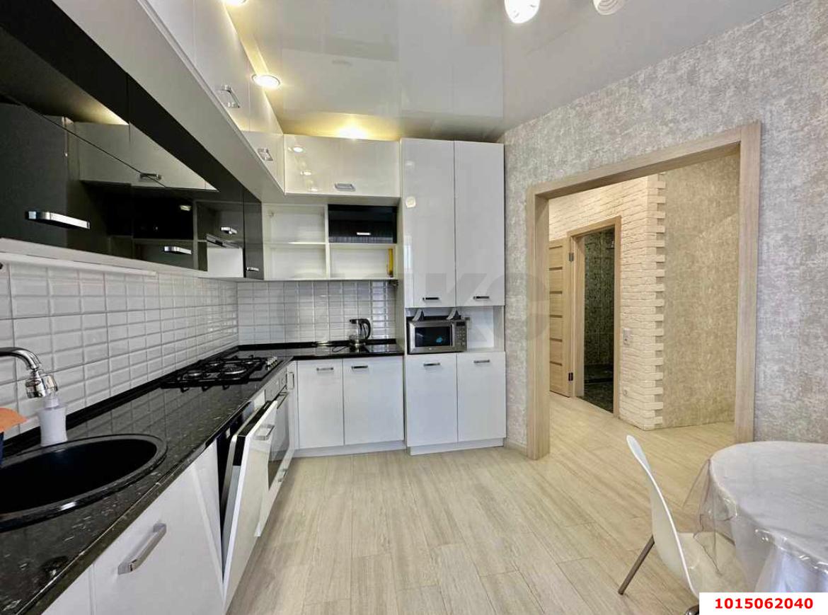 Фото №1: Таунхаус 160 м² + 2 сот. - Краснодар, Завод Радиоизмерительных Приборов, ул. Алуштинская, 40