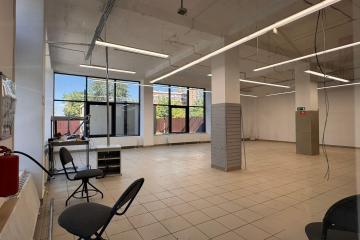 Фото №1: Коммерция 800 м² - Краснодар, мкр. Музыкальный, ул. Московская, 146