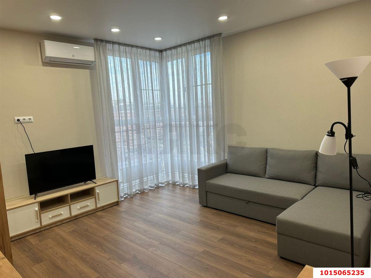 Фото №1: 2-комнатная квартира 53 м² - Краснодар, жилой комплекс Самолёт-4, ул. Константина Гондаря, 103