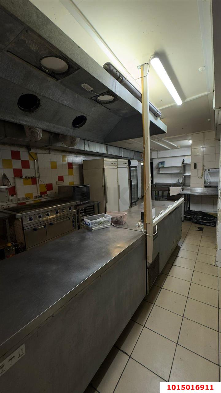 Фото №6: Торговое помещение 300 м² - Краснодар, Центральный, ул. Красноармейская, 64/1