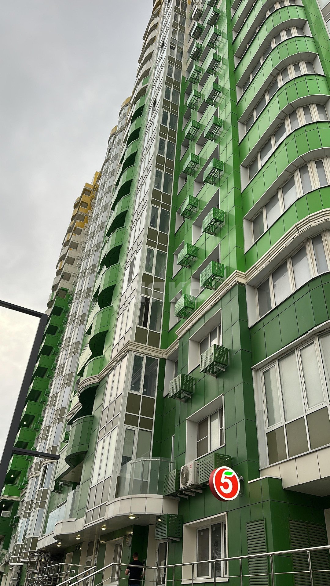 Фото №2: Коммерция 104 м² - Ростов-на-Дону, Ворошиловский, пр-кт Михаила Нагибина, 38