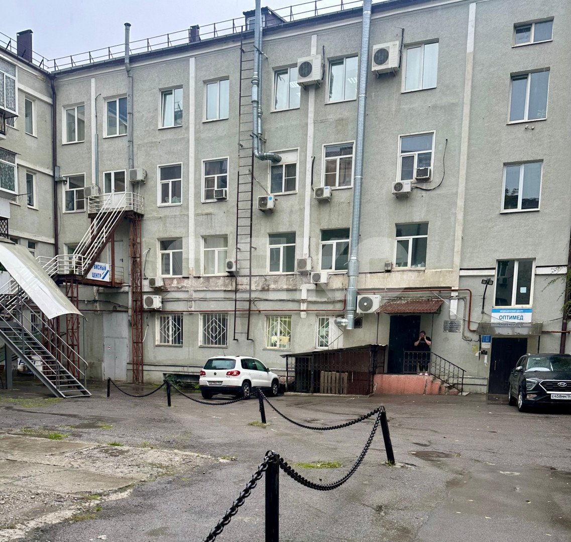 Фото №13: Коммерция 348 м² - Ростов-на-Дону, Ленинский, ул. Серафимовича, 37