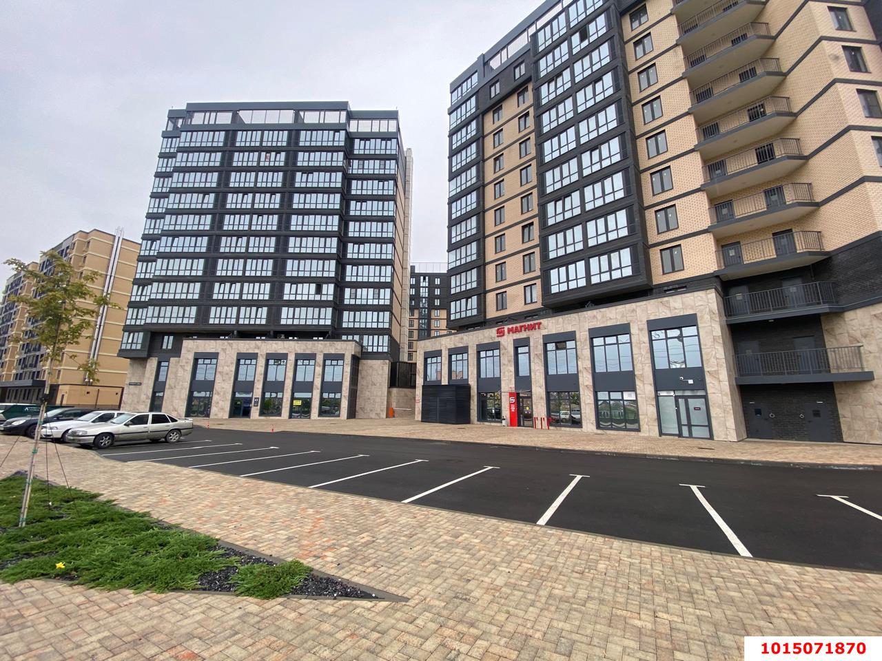 Фото №2: Торговое помещение 164 м² - Яблоновский, жилой комплекс Вектор, ул. Базовская, 21к4