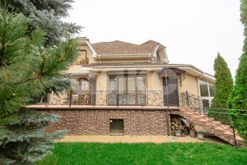 Фото №1: Дом 450 м² - Ростов-на-Дону, р. Ворошиловский, ул. Евдокимова, 150