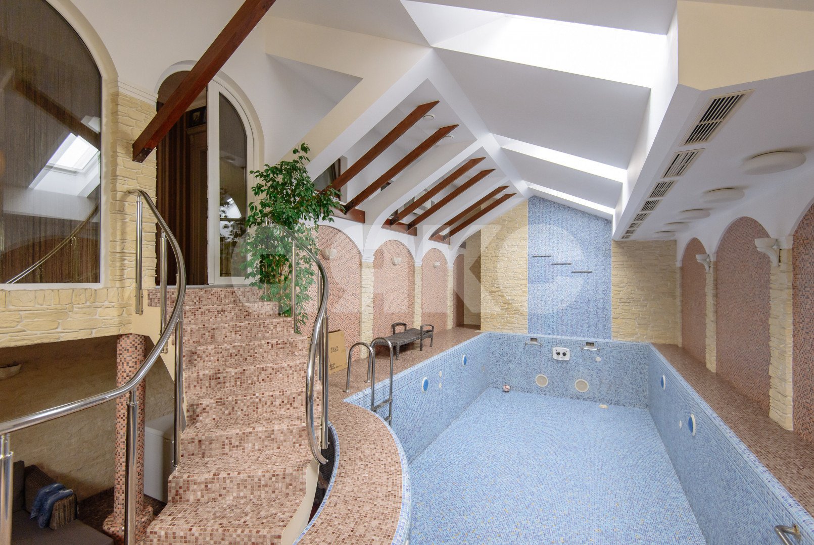 Фото №9: Дом 450 м² + 4 сот. - Ростов-на-Дону, Ворошиловский, ул. Евдокимова, 150