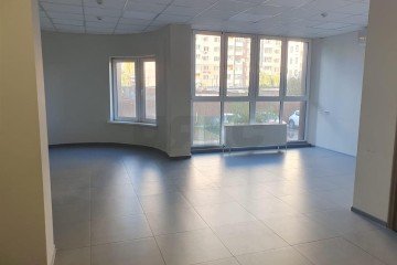 Фото №3: Торговое помещение 90 м² - Краснодар, мкр. ЖК Барселона, ул. имени 40-летия Победы, 97