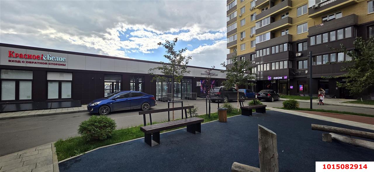 Фото №1: Торговое помещение 55 м² - Краснодар, жилой комплекс Ракурс, ул. имени Героя Ростовского, 8к4