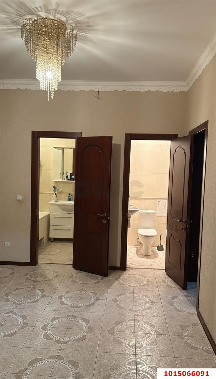 Фото №4: 2-комнатная квартира 91 м² - Краснодар, Западный внутригородской округ, мкр. Юбилейный, пр-кт Чекистов, 26