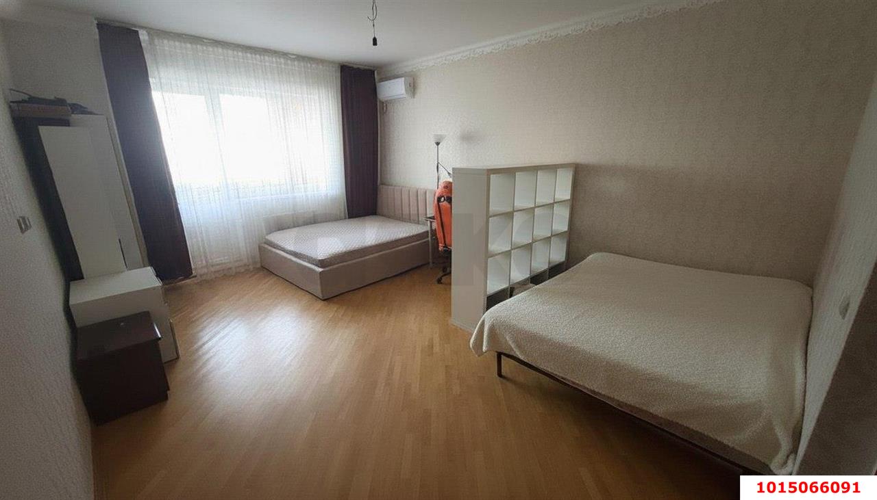 Фото №9: 2-комнатная квартира 91 м² - Краснодар, Западный внутригородской округ, мкр. Юбилейный, пр-кт Чекистов, 26