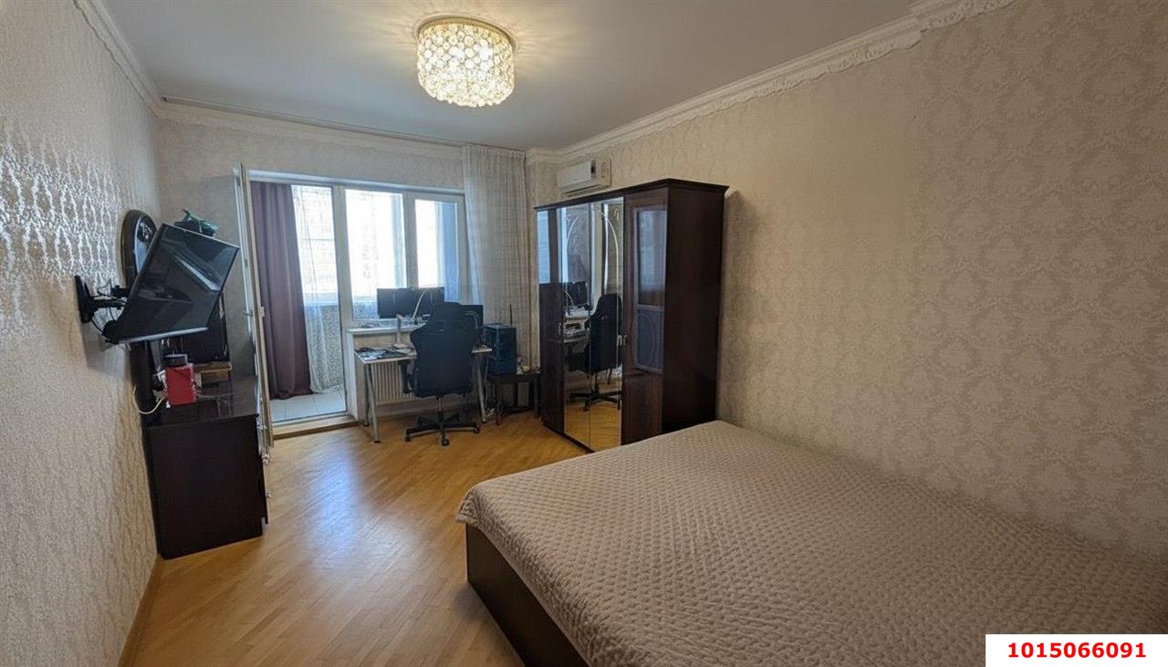 Фото №7: 2-комнатная квартира 91 м² - Краснодар, Западный внутригородской округ, мкр. Юбилейный, пр-кт Чекистов, 26