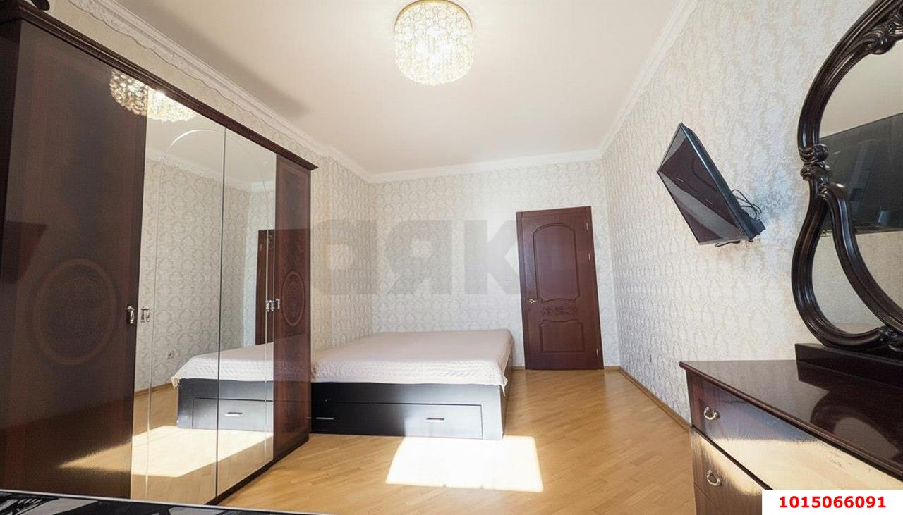 Фото №6: 2-комнатная квартира 91 м² - Краснодар, Западный внутригородской округ, мкр. Юбилейный, пр-кт Чекистов, 26