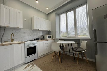 Фото №1: 3-комнатная квартира 80 м² - Краснодар, мкр. Центральный, ул. Красная, 160