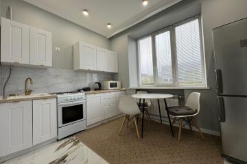 Фото №1: 3-комнатная квартира 77 м² - Краснодар, мкр. Центральный, ул. Красная, 160