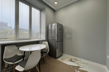 Фото №2: 3-комнатная квартира 80 м² - Краснодар, мкр. Центральный, ул. Красная, 160