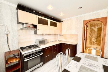 Фото №2: 4-комнатная квартира 71 м² - Нижнекамск, мкр. 30-й, пр-кт Строителей, 42