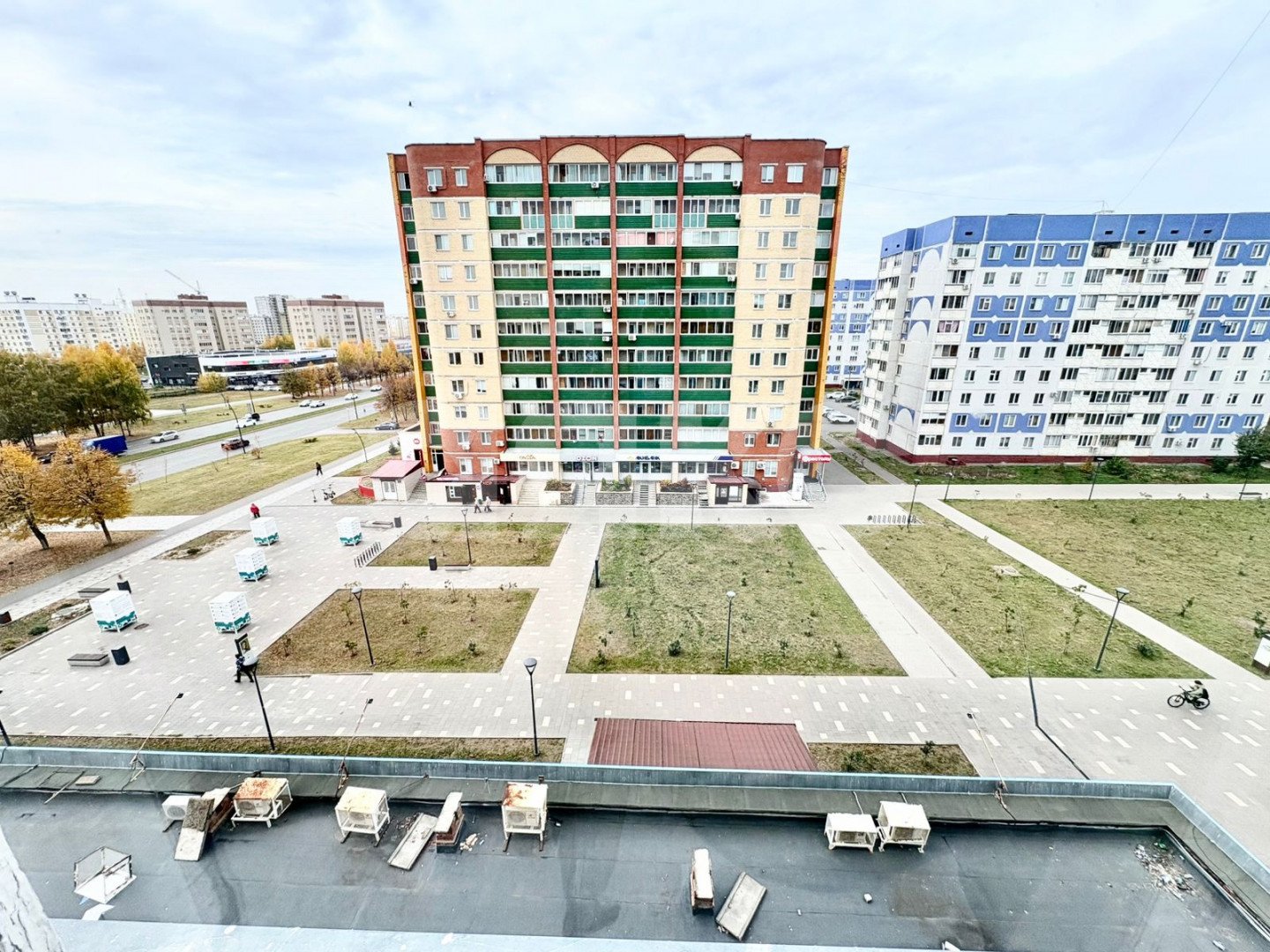Фото №21: 4-комнатная квартира 71 м² - Нижнекамск, 30-й, пр-кт Строителей, 42