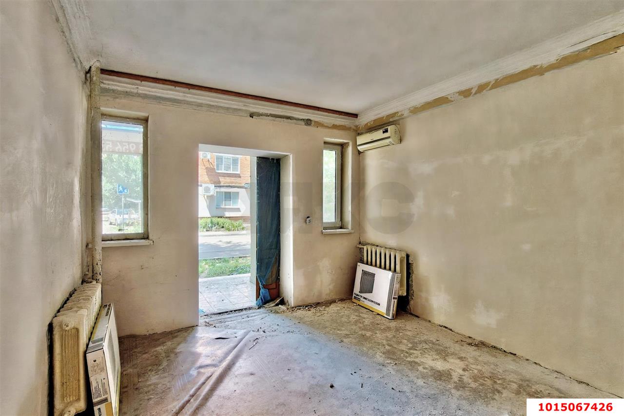Фото №5: Торговое помещение <span class="whitespace-nowrap">20 м²</span>, <span class="whitespace-nowrap">1/2 эт.</span> - Краснодар, Центральный внутригородской округ, мкр. Табачная Фабрика, ул. Садовая, 223