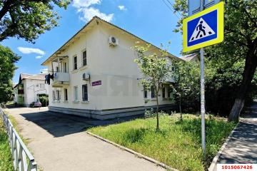 Фото №1: Торговое помещение <span class="whitespace-nowrap">20 м²</span>, <span class="whitespace-nowrap">1/2 эт.</span> - Краснодар, мкр. Табачная Фабрика, ул. Садовая, 223