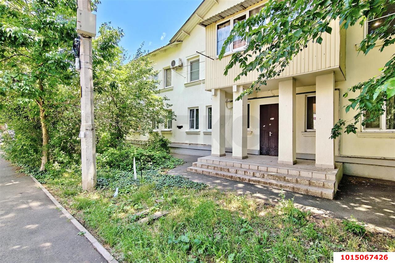 Фото №4: Торговое помещение <span class="whitespace-nowrap">20 м²</span>, <span class="whitespace-nowrap">1/2 эт.</span> - Краснодар, Центральный внутригородской округ, мкр. Табачная Фабрика, ул. Садовая, 223