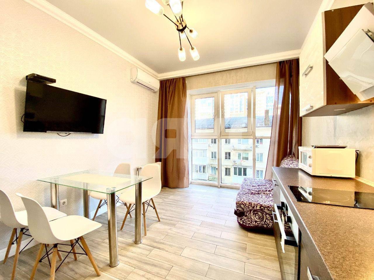 Фото №1: 1-комнатная квартира 40 м² - Новороссийск, Центральный, ул. Энгельса, 95