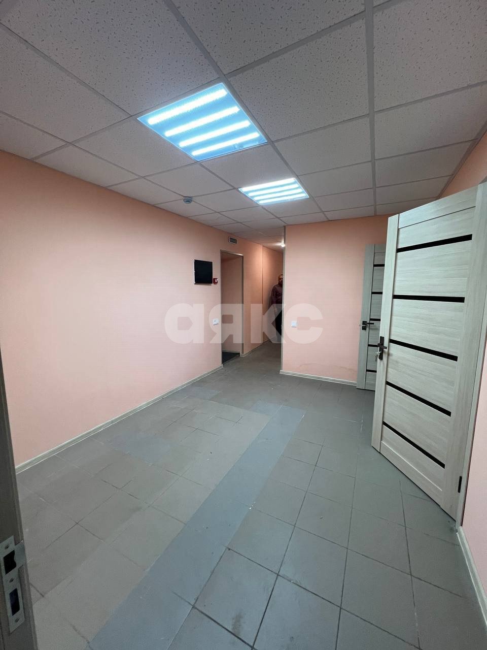 Фото №6: Коммерция 87 м² - Мариуполь, Жовтневый, р. Центральный, пр-кт Нахимова, 190