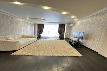 Фото №1: 2-комнатная квартира 74 м² - Краснодар, мкр. Солнечный, ул. Архитектора Петина, 18/3