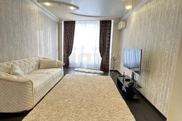 Фото №1: 2-комнатная квартира 74 м² - Краснодар, мкр. Солнечный, ул. Архитектора Петина, 18/3