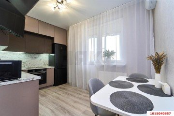 Фото №3: 2-комнатная квартира 82 м² - Краснодар, мкр. Центральный, ул. Фабричная, 4