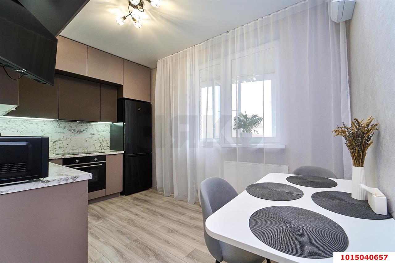 Фото №3: 2-комнатная квартира 82 м² - Краснодар, Центральный, ул. Фабричная, 4