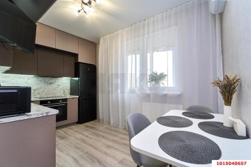 Фото №3: 2-комнатная квартира 82 м² - Краснодар, мкр. Центральный, ул. Фабричная, 4