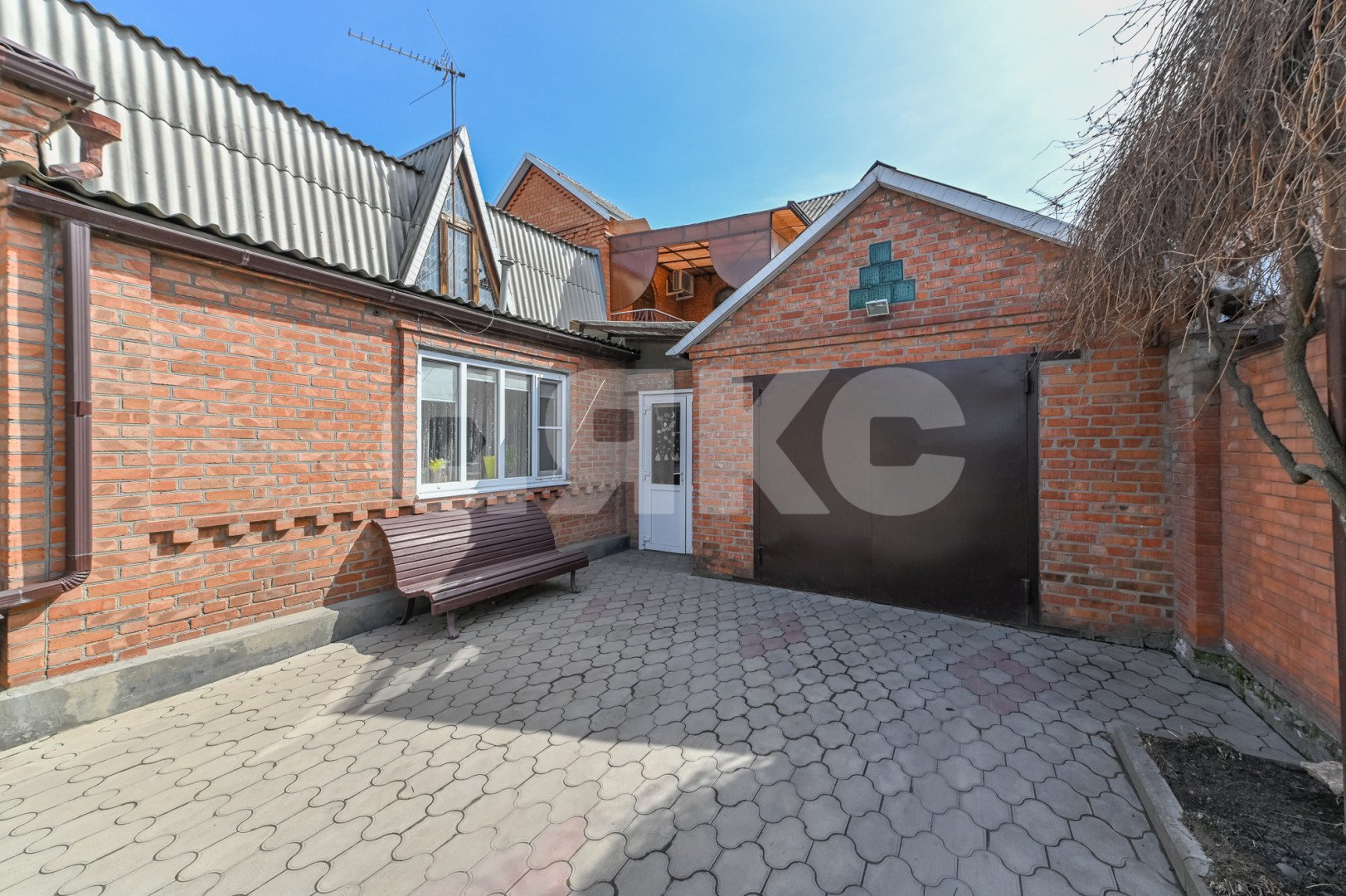 Фото №4: Дом 170 м² + 4.5 сот. - Батайск, ул. Грузинская, 269