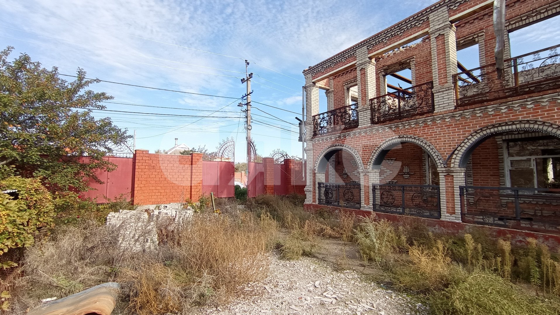 Фото №1: Дом 237 м² + 4.8 сот. - Мариуполь, Моряков, ул. Благоева, 38А